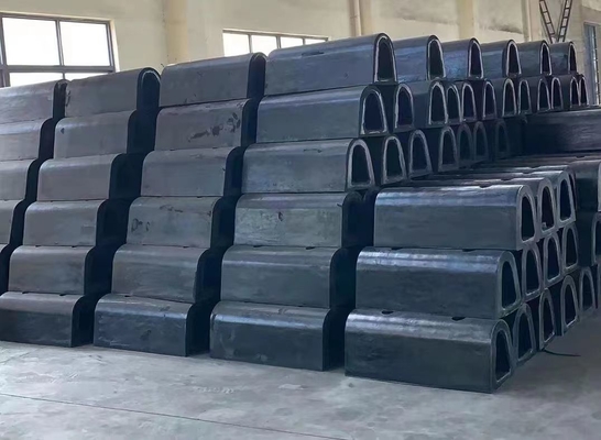 Fender nero di gomma marino tipo D personalizzato per navi e banchine