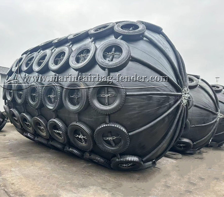Fender di gomma pneumatica nera personalizzata con rete a catena certificata ISO CCS