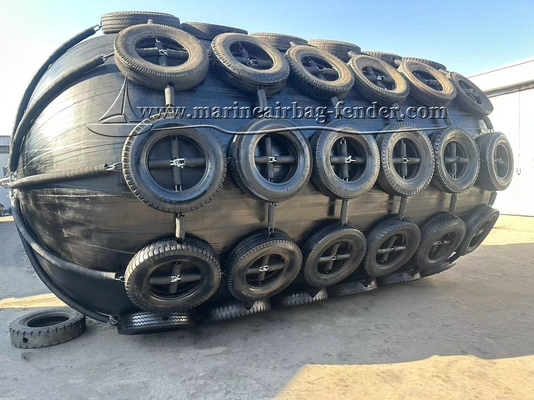 Fender di gomma pneumatica nera personalizzata con rete a catena certificata ISO CCS