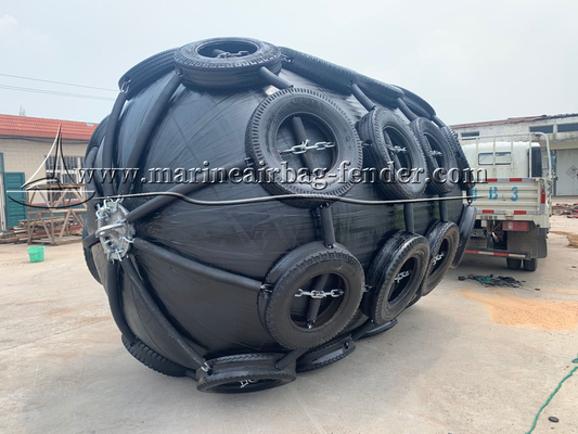 Dia 0,3m-4,5m Navi Fender pneumatico in gomma per applicazioni marine