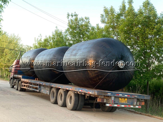 Dia 0,3m-4,5m Navi Fender pneumatico in gomma per applicazioni marine