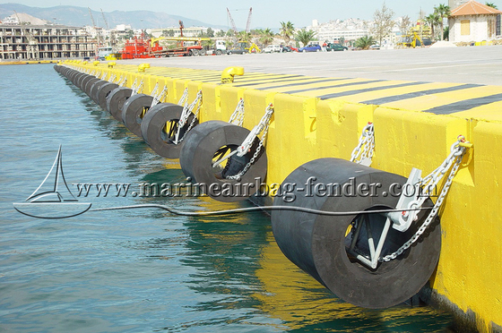 Lancio della nave Fender nero con tutti gli accessori