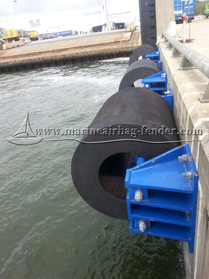 Lancio della nave Fender nero con tutti gli accessori