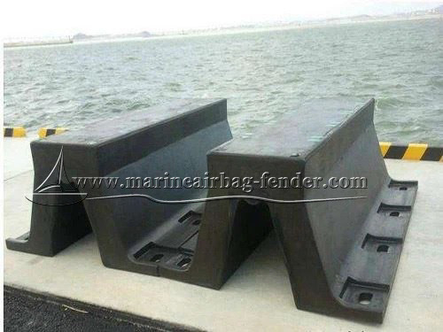 Fender di gomma a arco nero di tipo V