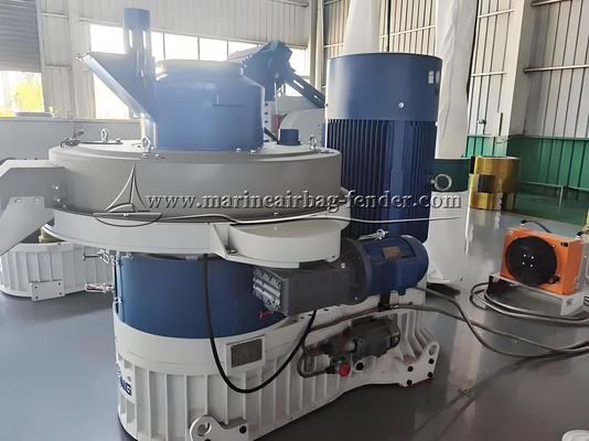 Macchina a pellet pneumatica a stampo piatto con riduttore di carico pesante / sistema di lubrificazione automatico